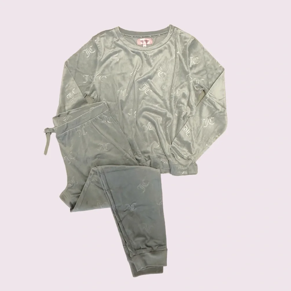 Juicy Couture Gray Embossed Velvet Pajama Set